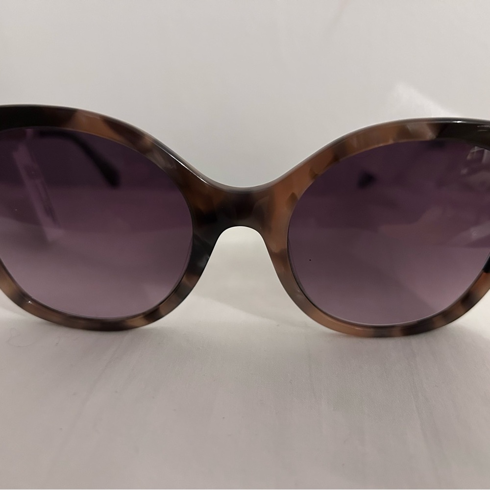 Longchamp Women's IVORY Havana Tortoise Sunglasses LO636S NEW $193 Retail - MINT